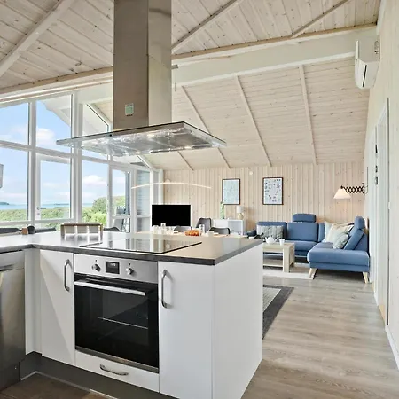 3 Bedroom Awesome In Hébergement de vacances *