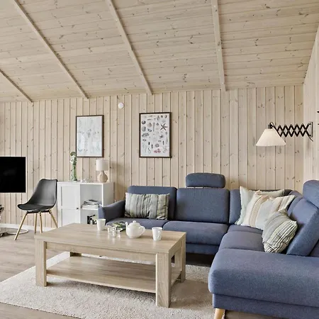 3 Bedroom Awesome In 펜션 Fåborg